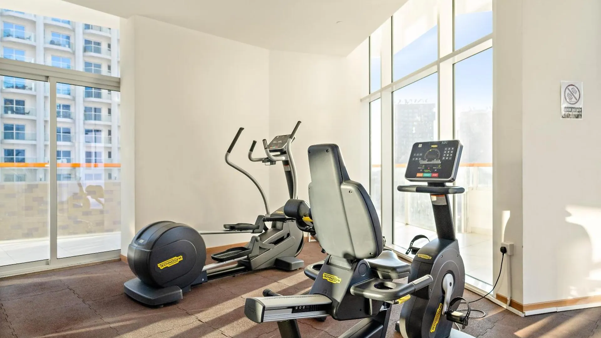 Апартаменты Stunning Waterfront Burj Views With Pool & Gym, Sleeps 6 Дубай