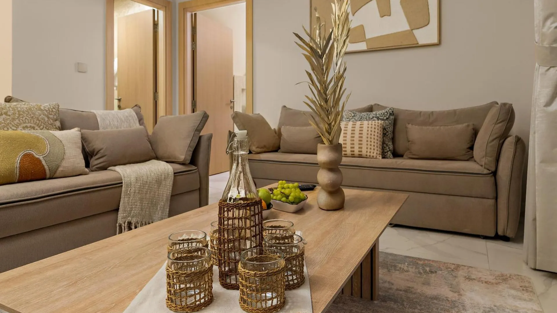 Апартаменты Stunning Waterfront Burj Views With Pool & Gym, Sleeps 6 Дубай