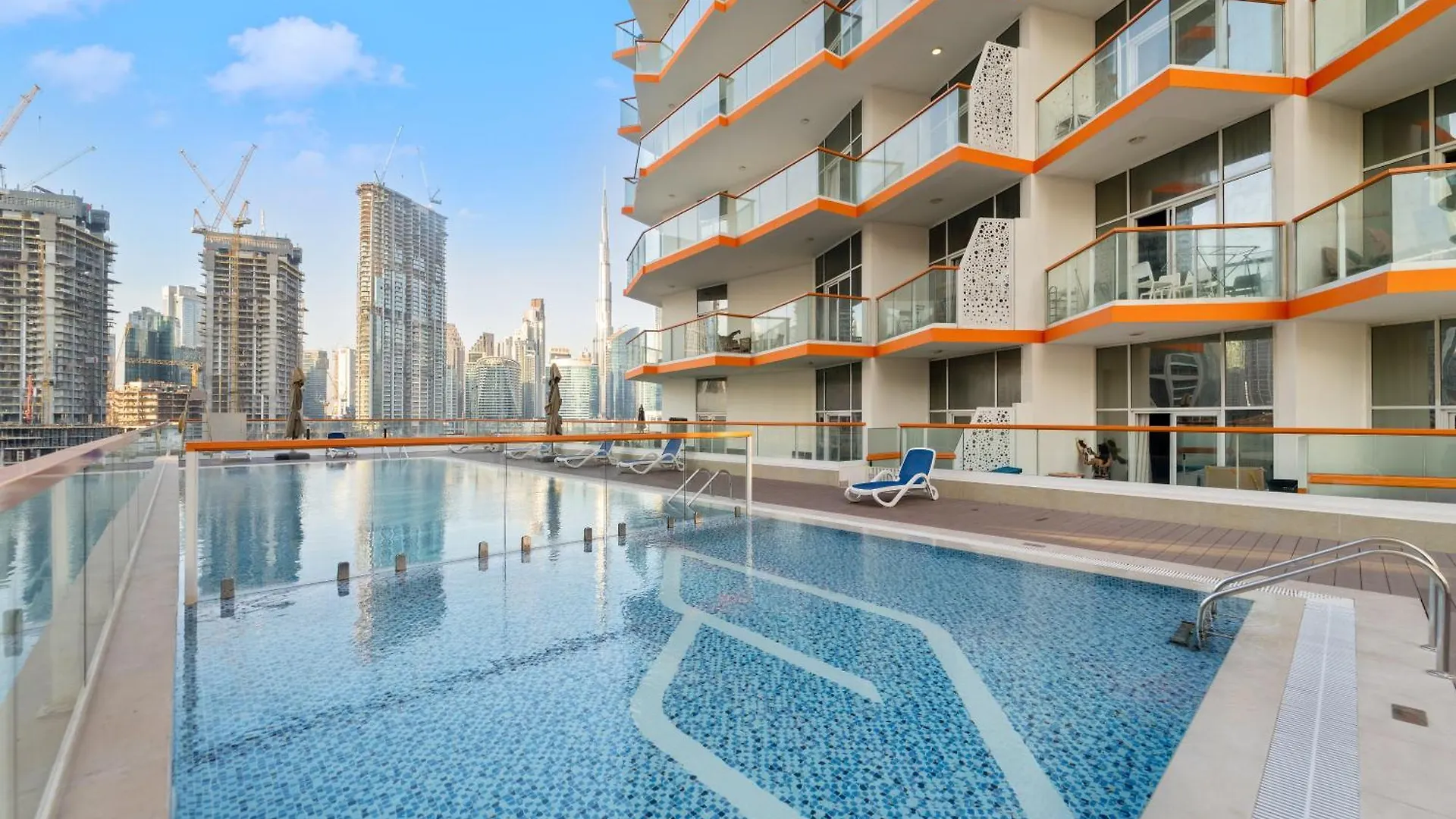 Апартаменты Stunning Waterfront Burj Views With Pool & Gym, Sleeps 6 Дубай