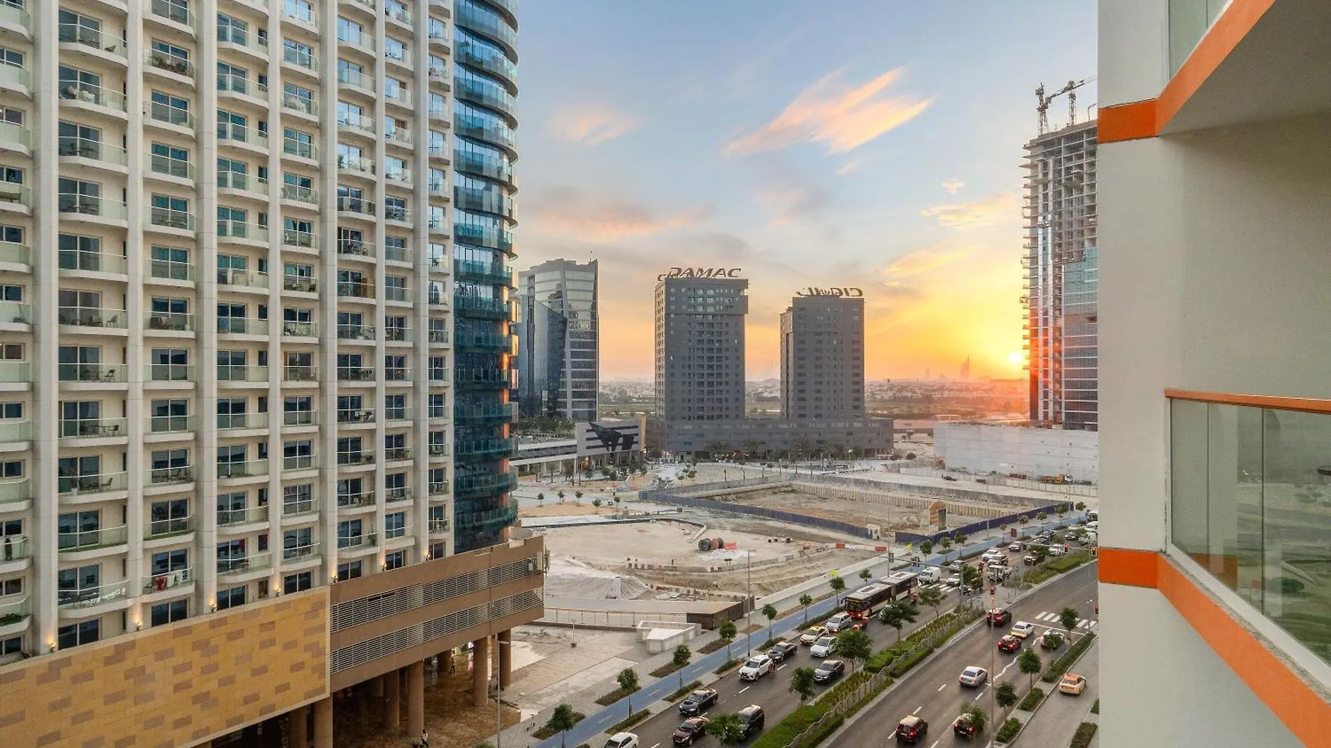 Апартаменты Stunning Waterfront Burj Views With Pool & Gym, Sleeps 6 Дубай 0*,