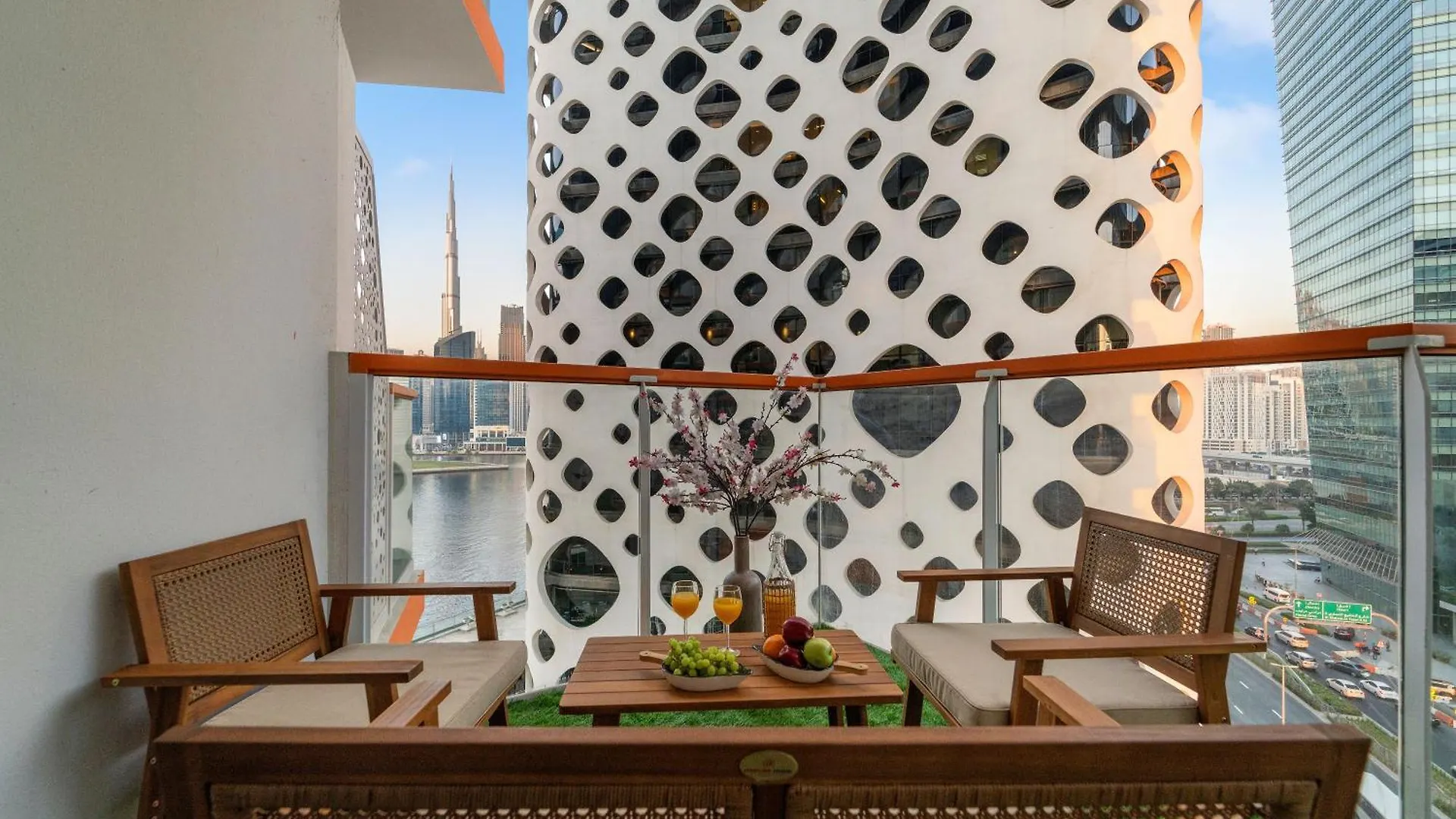 Апартаменты Stunning Waterfront Burj Views With Pool & Gym, Sleeps 6 Дубай ОАЭ