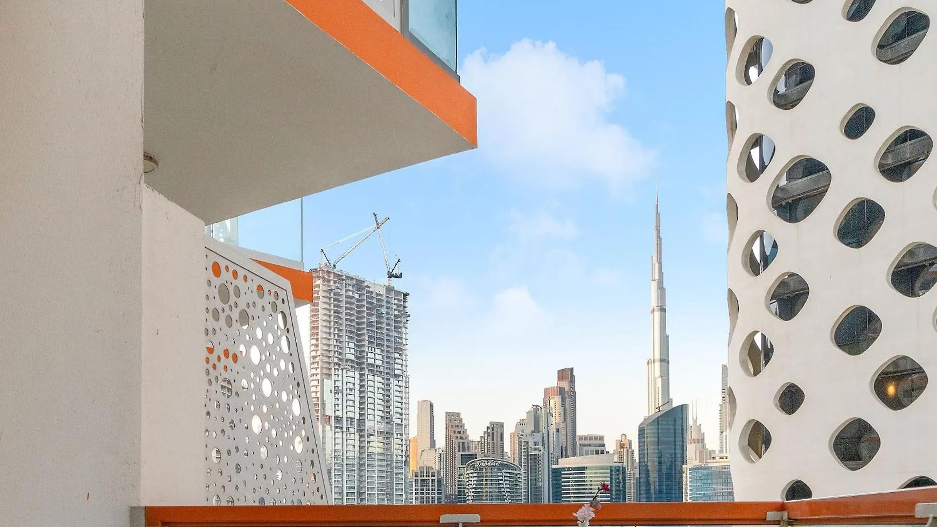 Апартаменты Stunning Waterfront Burj Views With Pool & Gym, Sleeps 6 Дубай 0*,